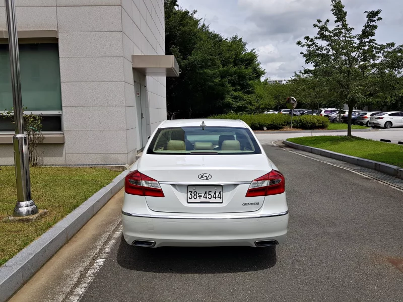 Hyundai Genesis