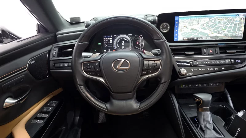Lexus ES