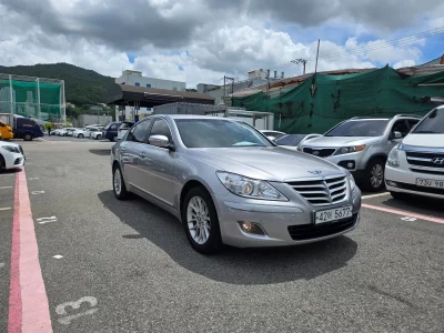 Hyundai Genesis