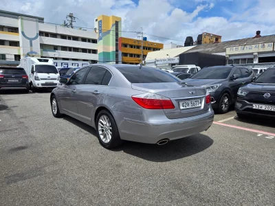 Hyundai Genesis