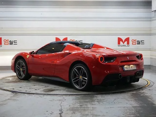 Ferrari 488