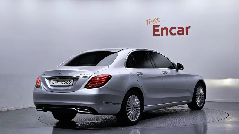 Mercedes-Benz C-Class