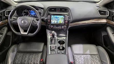Nissan MAXIMA
