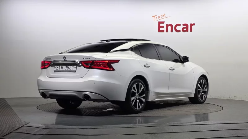 Nissan MAXIMA