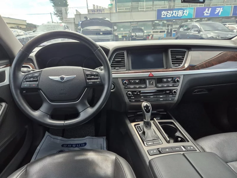 Hyundai Genesis