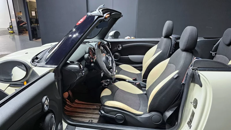 MINI Cooper Convertible