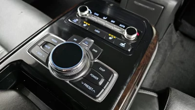 Genesis EQ900