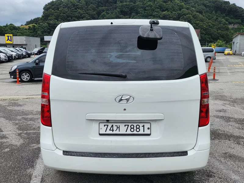 Hyundai Starex