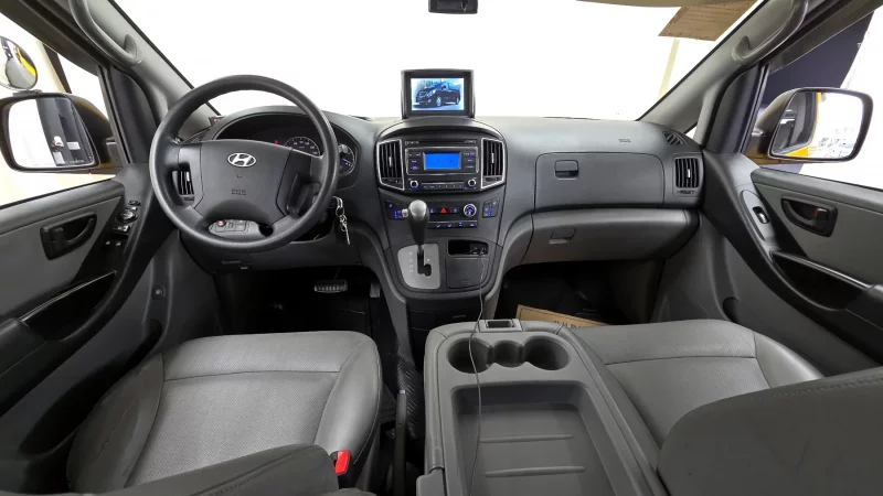 Hyundai Starex