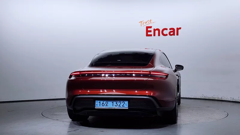 Porsche TAYCAN
