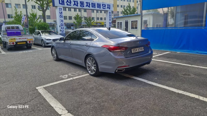 Hyundai Genesis