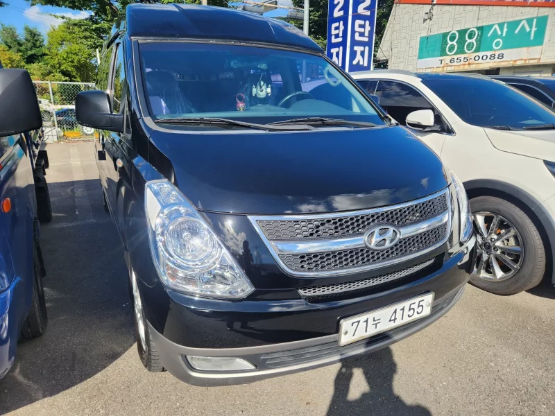 Hyundai Starex