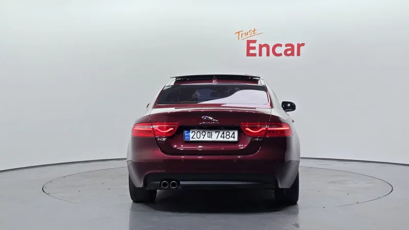 Jaguar XE