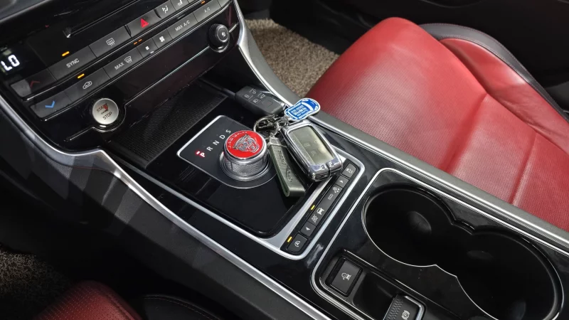 Jaguar XE