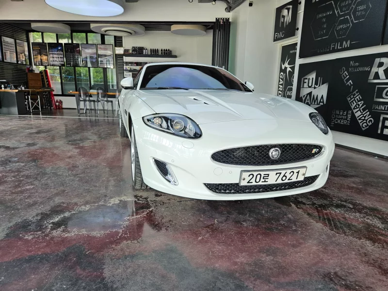 Jaguar XKR