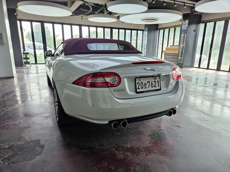 Jaguar XKR