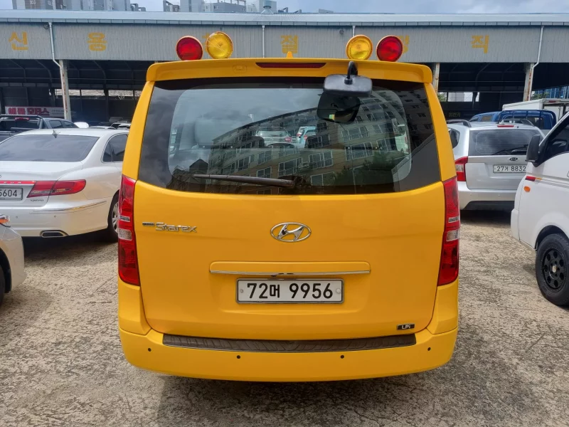 Hyundai Starex