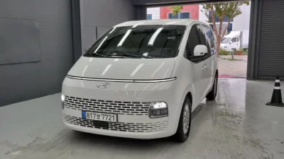 Hyundai Staria