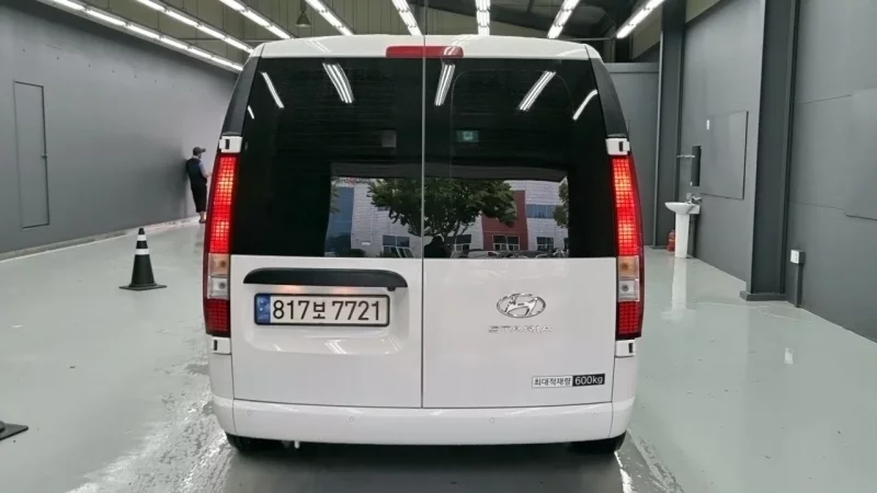 Hyundai Staria