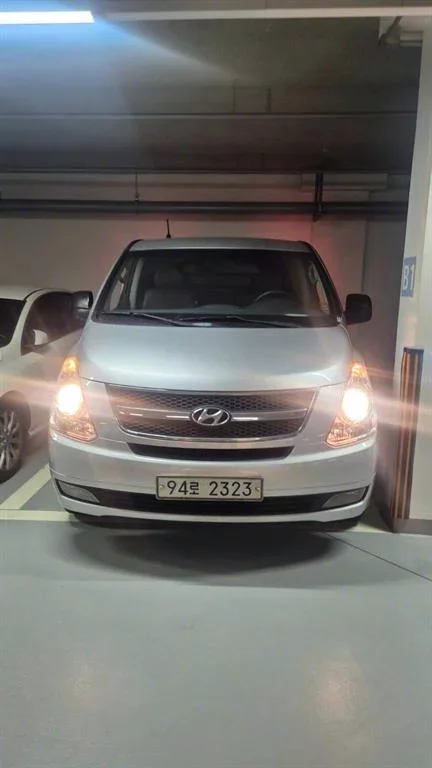 Hyundai Starex
