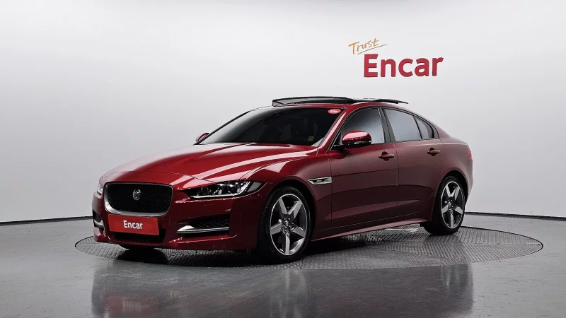 Jaguar XE