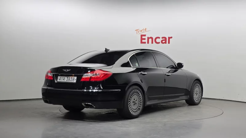 Hyundai Genesis