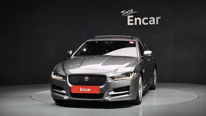 Jaguar XE