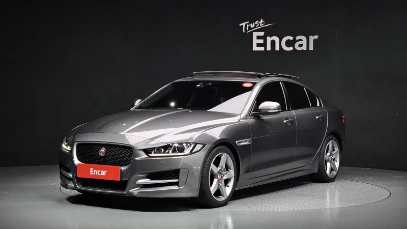 Jaguar XE