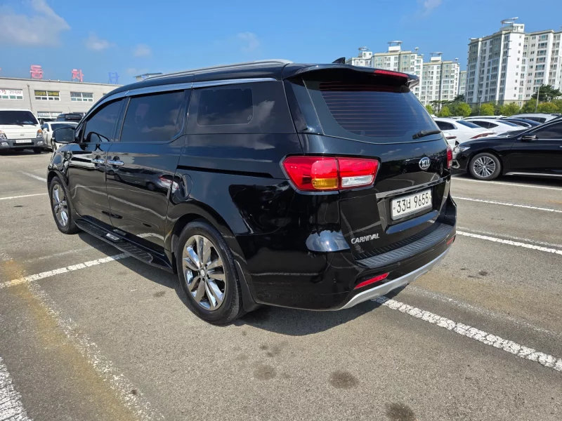 Kia Carnival