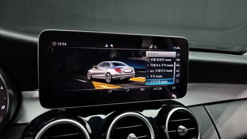 Mercedes-Benz C-Class