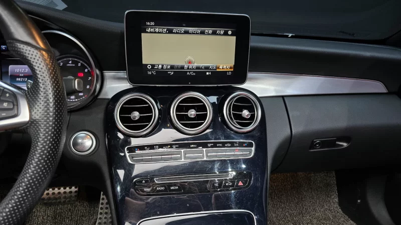 Mercedes-Benz C-Class