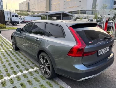 Volvo V90