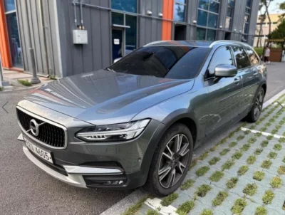Volvo V90