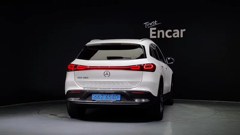 Mercedes-Benz EQA