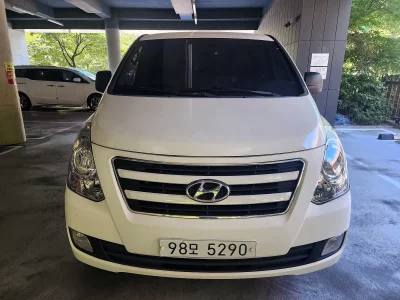 Hyundai Starex