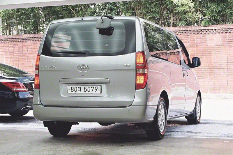 Hyundai Starex