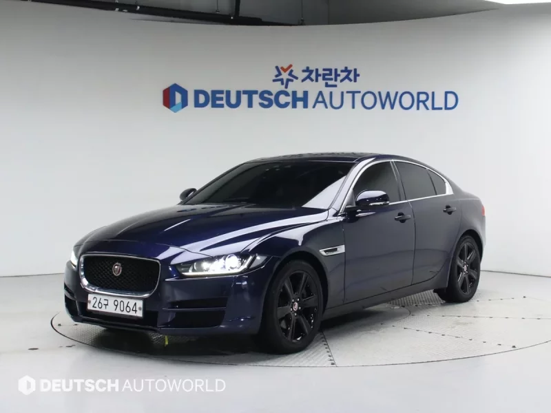 Jaguar XE