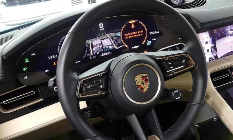Porsche TAYCAN