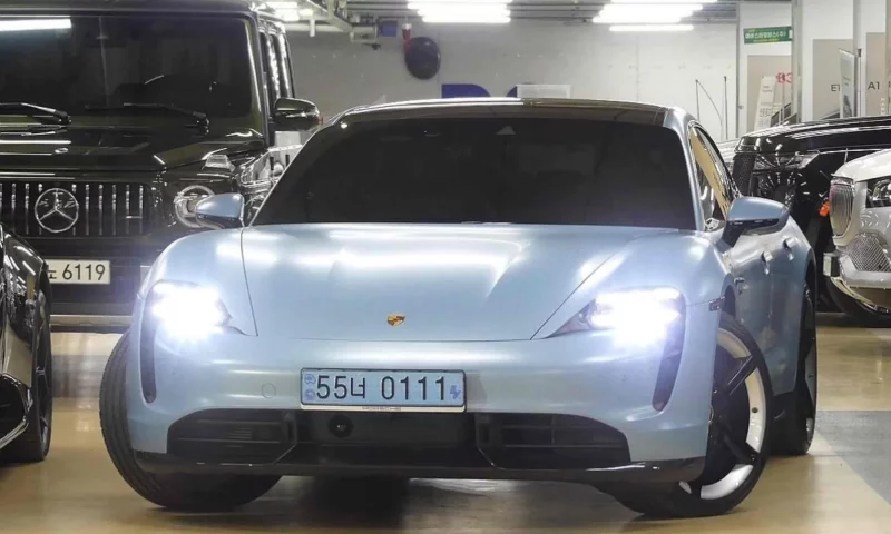 Porsche TAYCAN