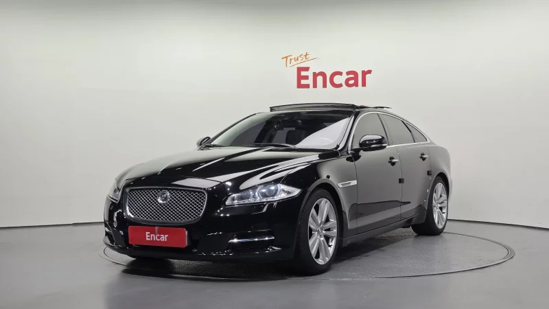 Jaguar XJ