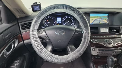 Infiniti Q70