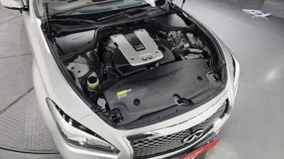 Infiniti Q70