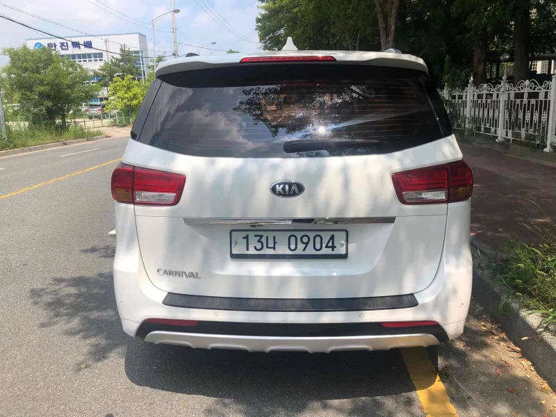 Kia Carnival
