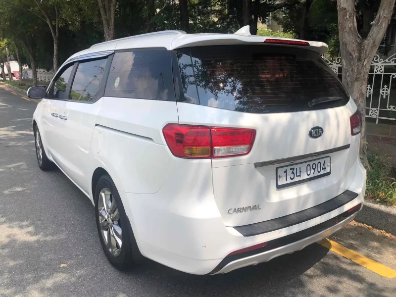Kia Carnival
