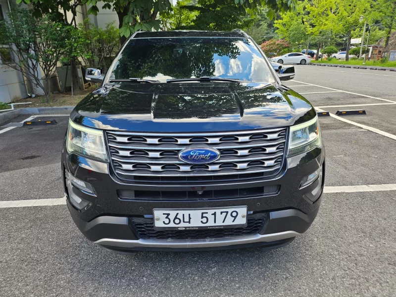 Ford EXPLORER
