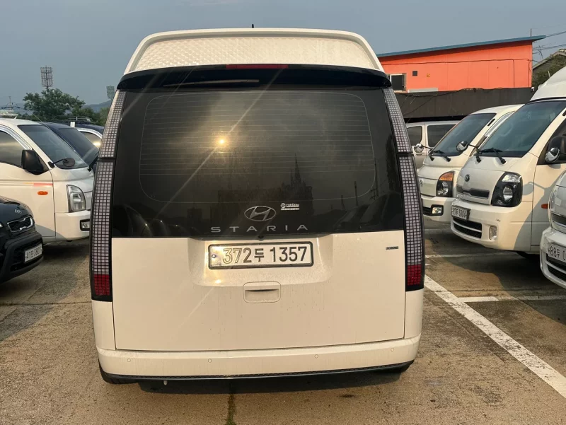 Hyundai Staria