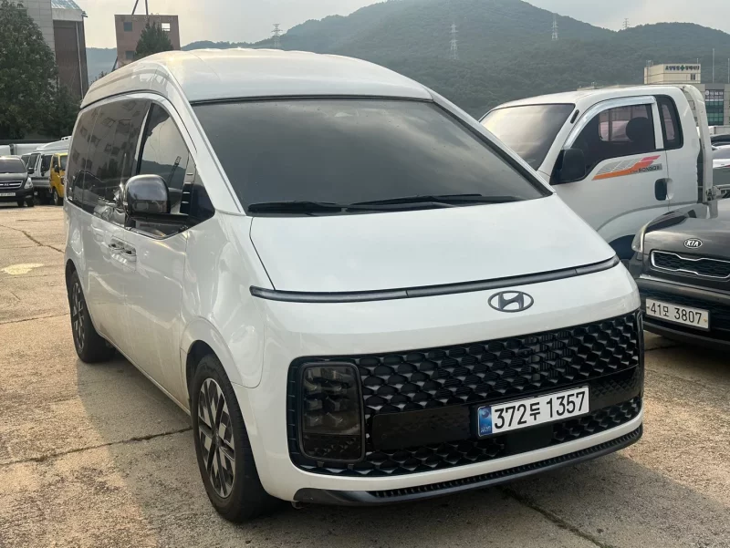 Hyundai Staria