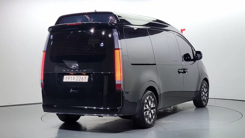 Hyundai Staria