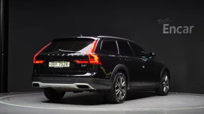 Volvo V90