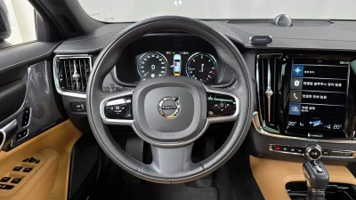Volvo V90